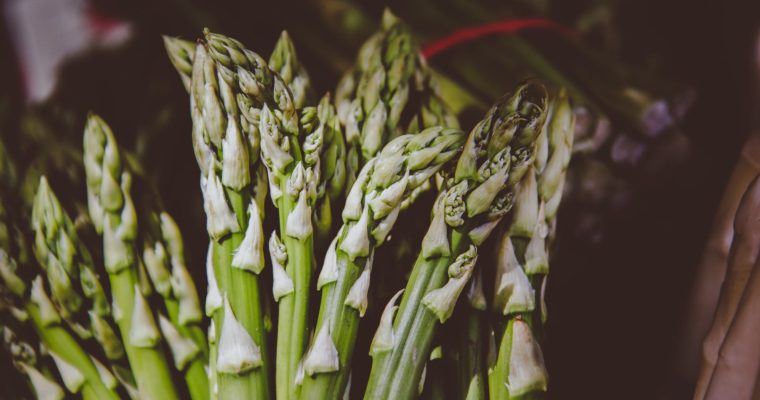 Pasta con asparagi e funghi – vegan
